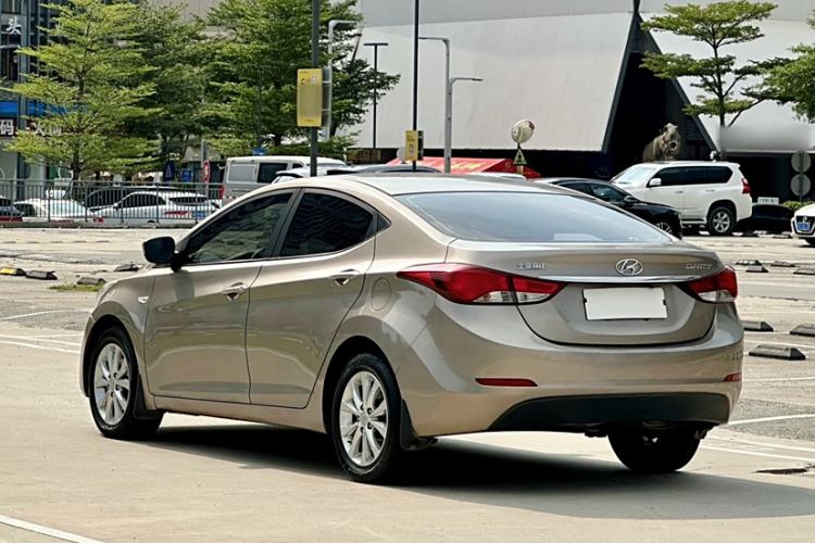 Used Hyundai Elantra 2016 1.6L Manual Fashion Edition
