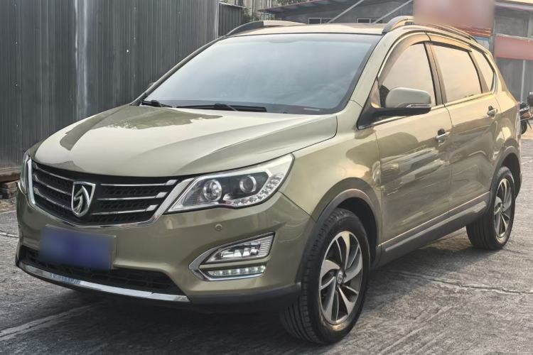 Used Baojun 560 2015 1.8L Manual Luxury Model
