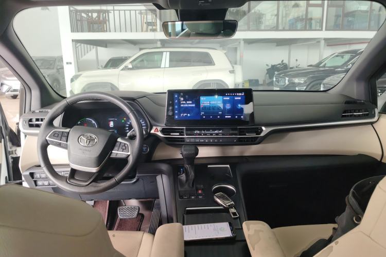 Used Toyota Granvia 2023 2.5L Hybrid Prestige PLUS Edition