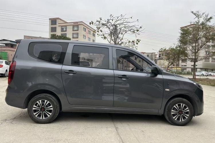 Used Wuling Hongguang New Energy 2024 All-Electric Model 300KM Standard Version
