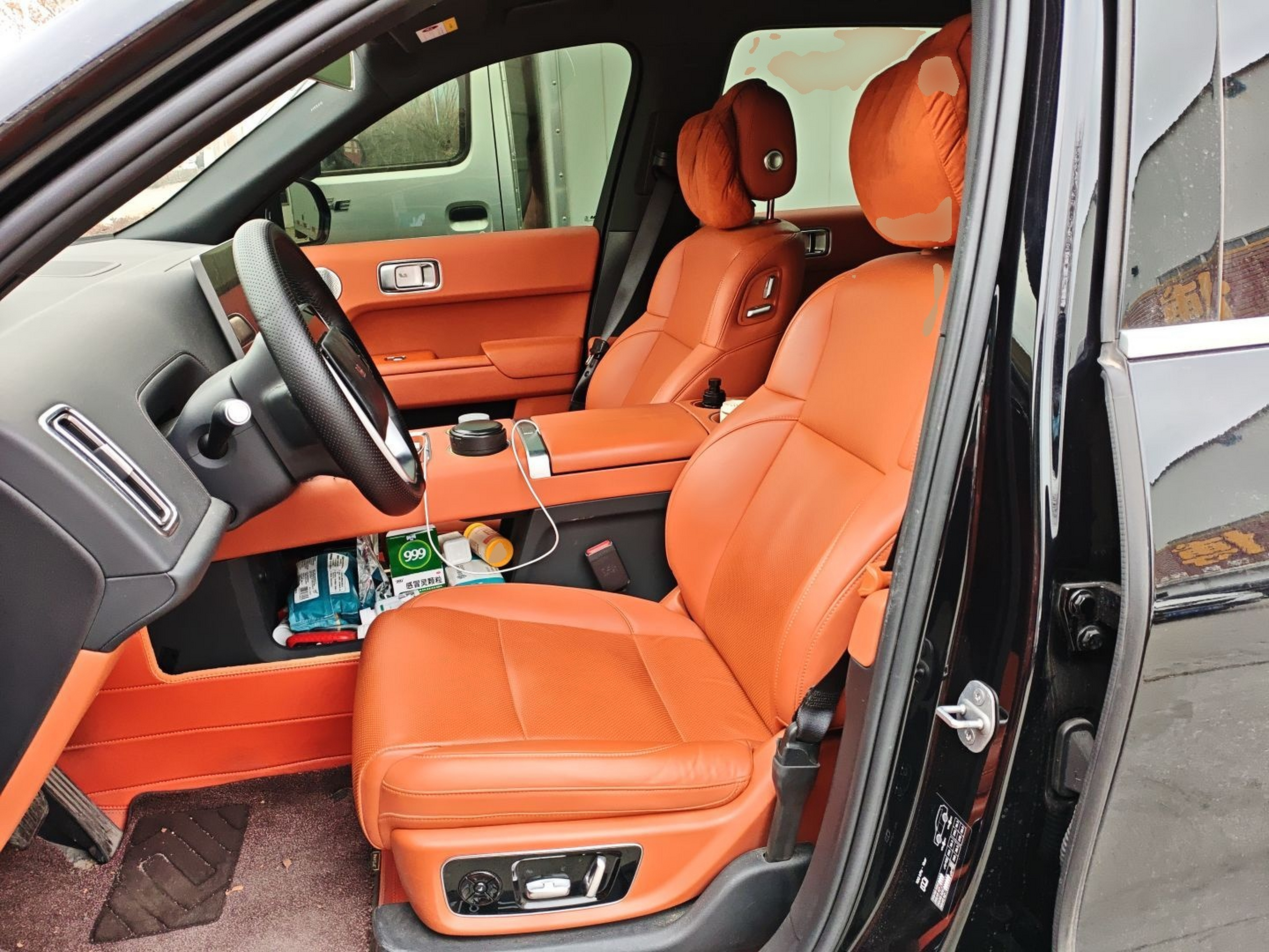 Переднее сиденье в автомобиле