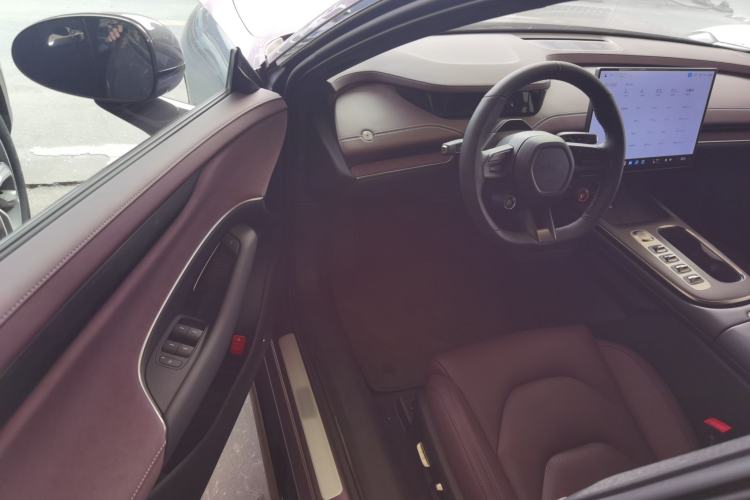 Used  SU7 2024 Rear-Drive Ultra-Long Range Advanced Pro-Level Intelligent Driving Version