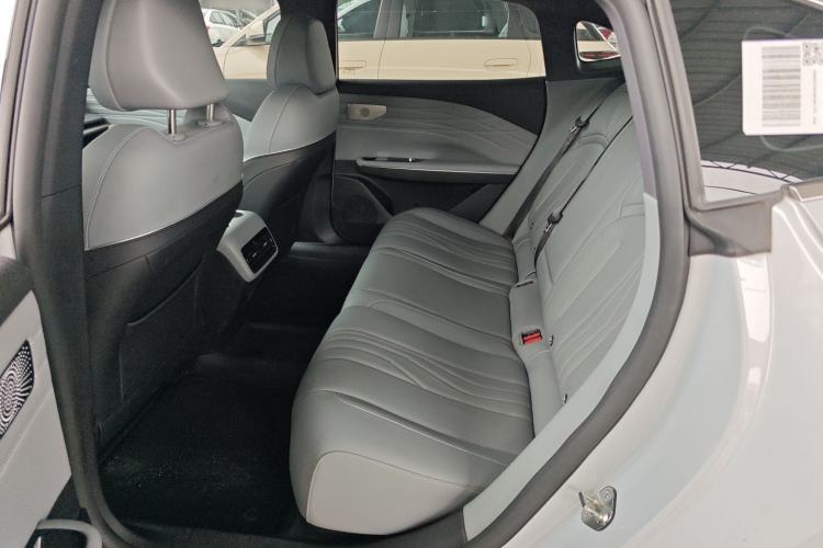 Used  E8 2024 550 km Range Rear-Drive MAX