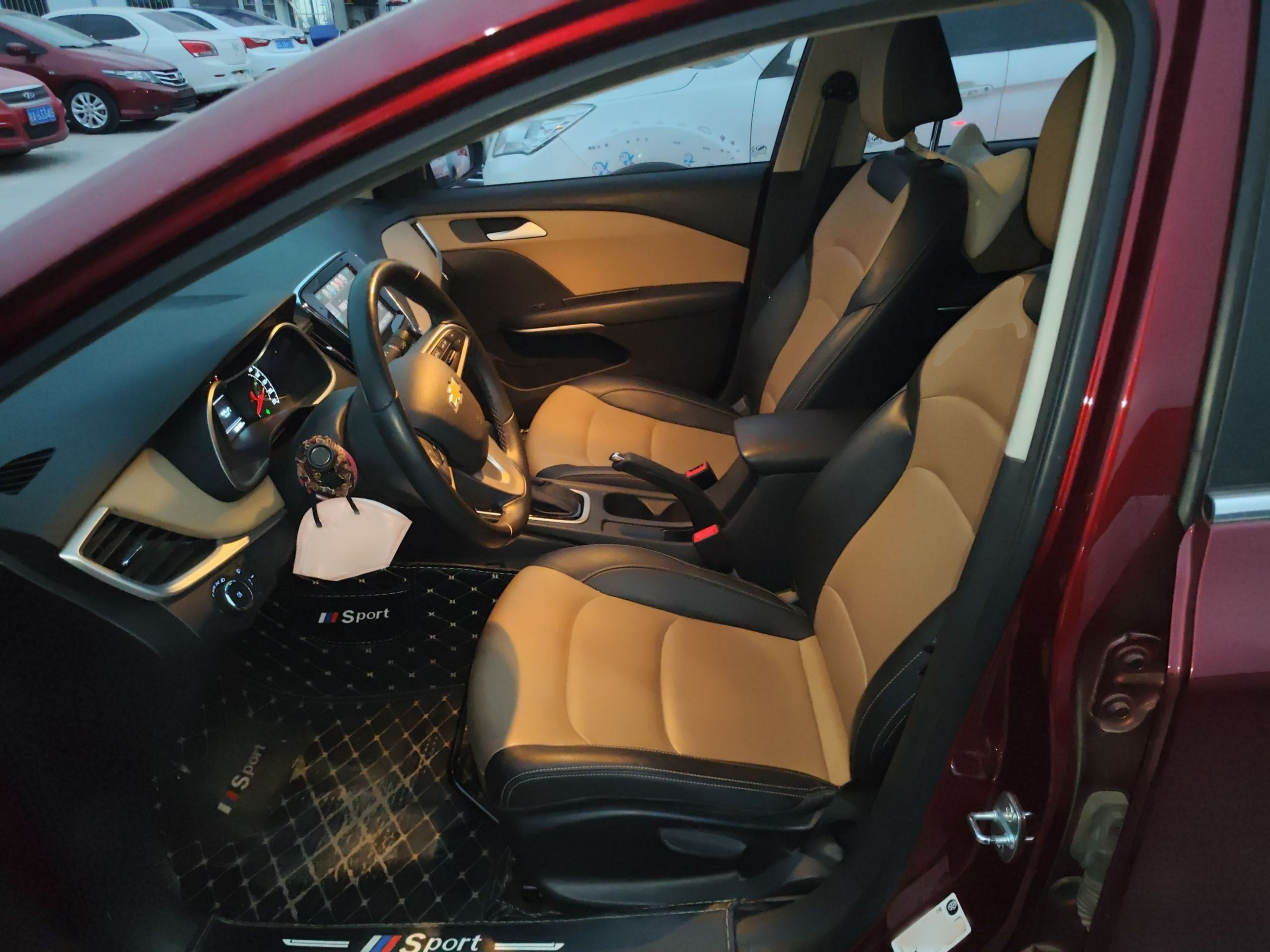 Переднее сиденье в автомобиле