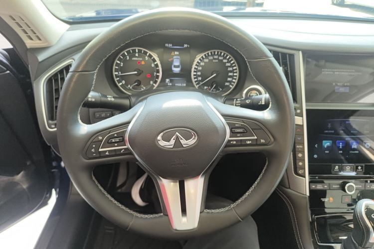 Used Infiniti Q50L 2018 2.0T Enjoyment Version China VI Standard
