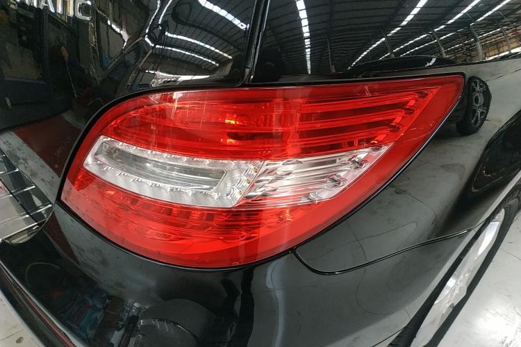 Used Mercedes-Benz R-Class 2014 R 320 4MATIC Luxury Model