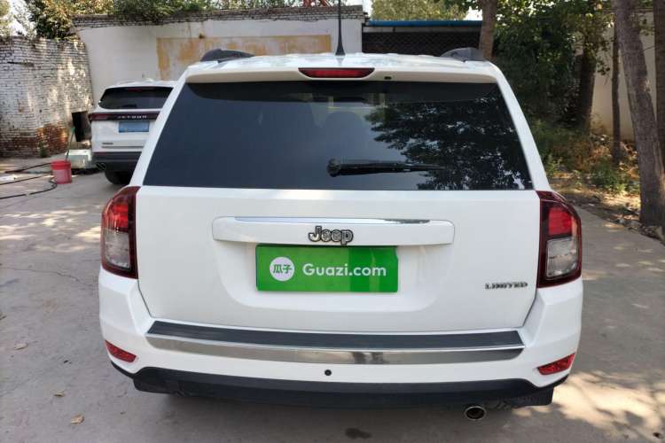 Used  Compass 2015 2.0L Two-Wheel Drive Luxury Edition