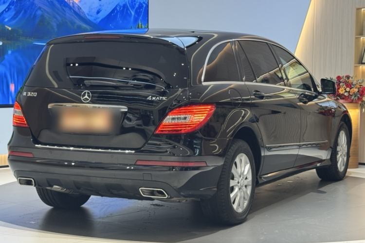 Used Mercedes-Benz R-Class 2017 R 320 4MATIC Business Edition Prestige Model
