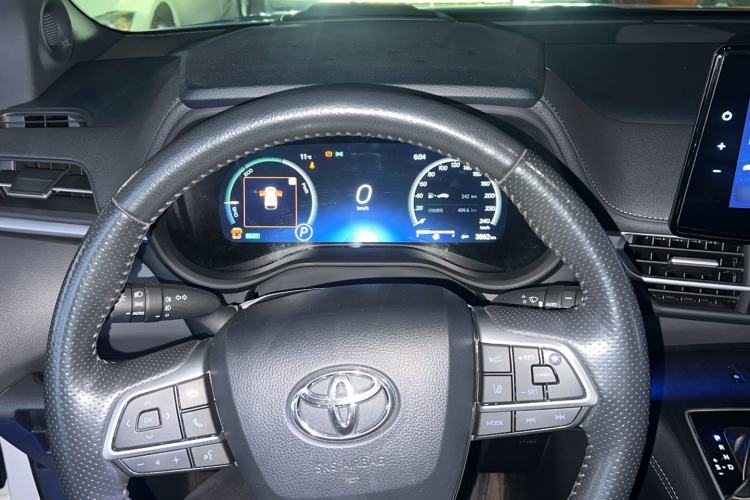 Used Toyota Sienna 2021 2.5L Hybrid Platinum Edition
