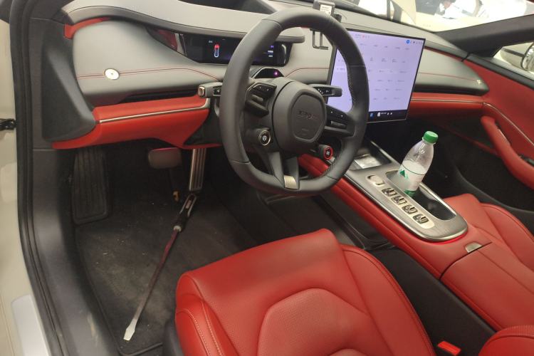 Used  SU7 2024 Four-Wheel Drive Ultra-Long Range Advanced Intelligent Driving Max Edition
