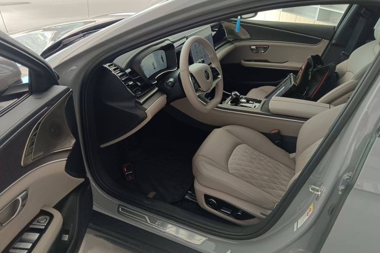 Used BYD Han 2025 EV with 701 km of Laser Radar-Enabled Intelligent Driving
