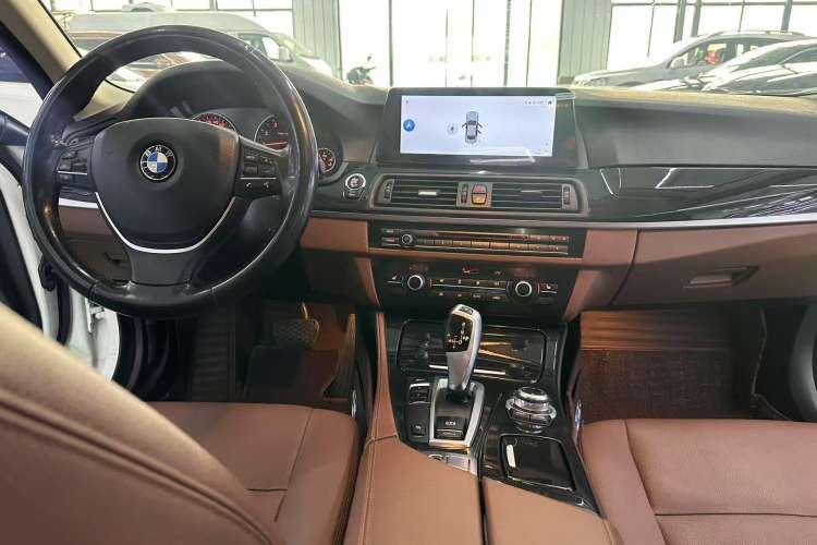 Used BMW 5 Series 2017 520Li Elegant Edition

