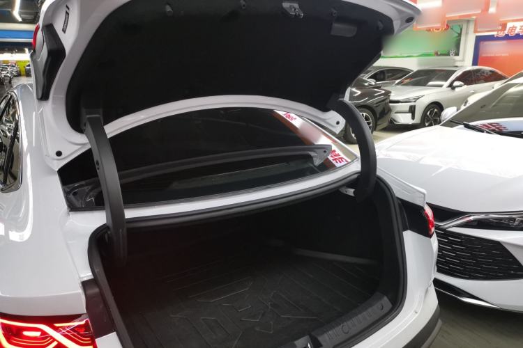 Used BYD Qin L 2025 DM-i Smart Drive 80KM Superior Model