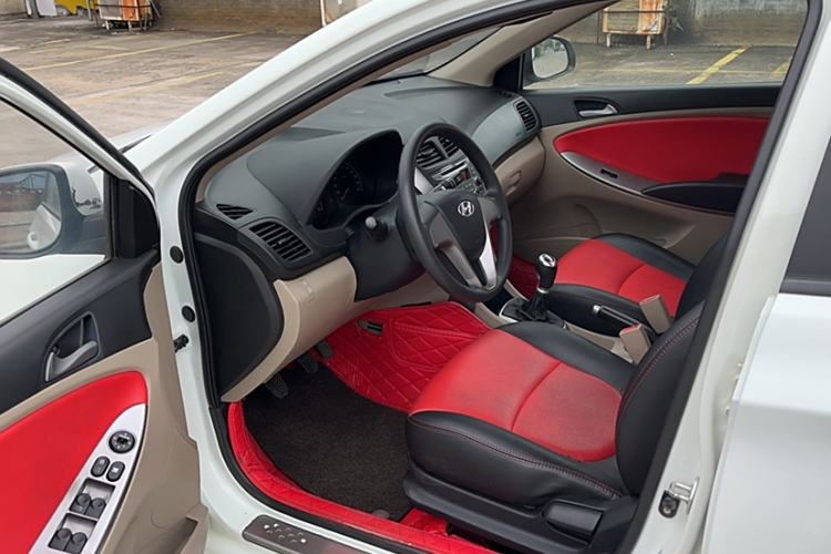 Used Hyundai Verna 2014 1.4L Manual Smart GLS Trim
