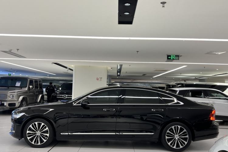 Used Volvo S90 2023 B5 Zhiyi Luxury Edition
