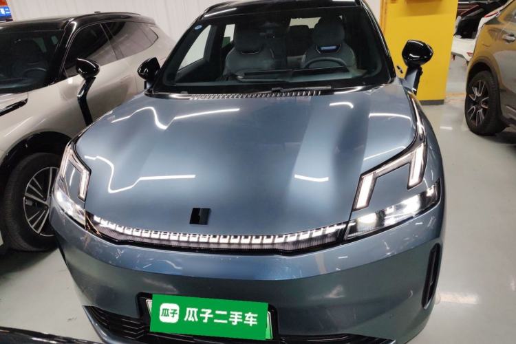 Used Lynk & Co 08 EM-P 2025 220 km All-Wheel-Drive Performance Halo
