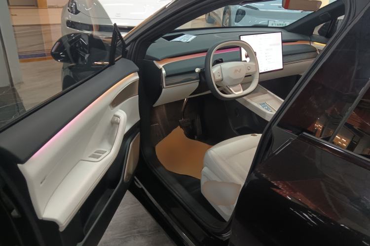 Used ONVO L60 2024 60 kWh Rear-Drive Version
