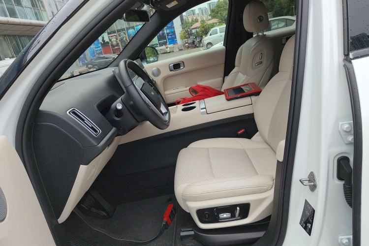 Used Li Auto L7 2023 Air model
