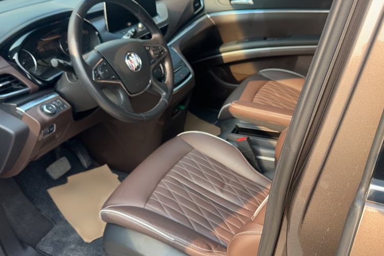 Used Buick GL8 2023 Land Executive Class 652T Luxury Model
