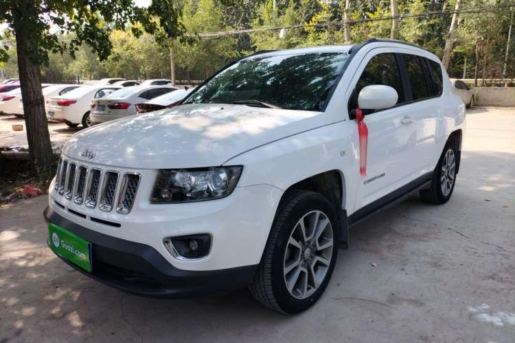 Used Jeep Compass 2015 2.0L Two-Wheel Drive Luxury Edition