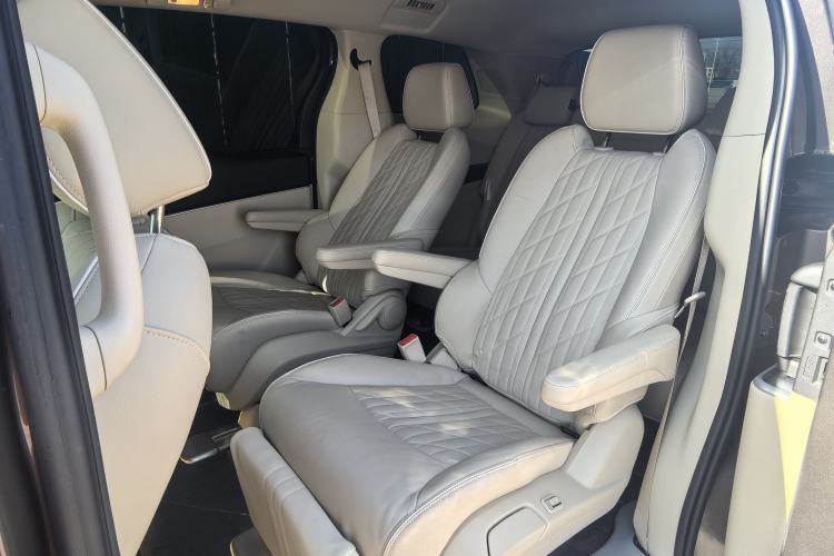 Used Buick GL8 2023 Land Executive Class 652T Luxury Model
