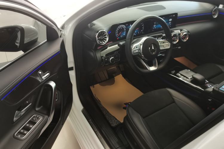 Used Mercedes-Benz A-Class 2022 Revised Version A 200 L Sport Sedan Fashionable Style