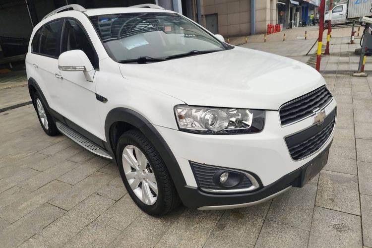 Used Chevrolet Captiva 2015 2.4L 4x4 Flagship Edition 7-Seater
