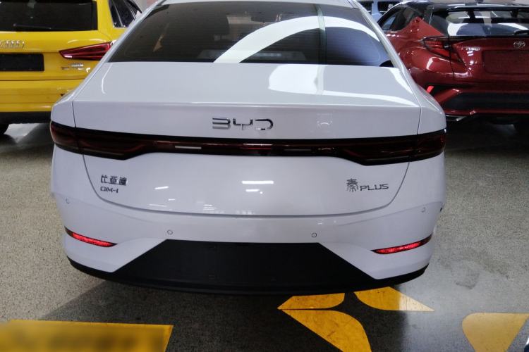 Used BYD Qin PLUS 2025 DM-i Smart Drive 55KM Leading Model
