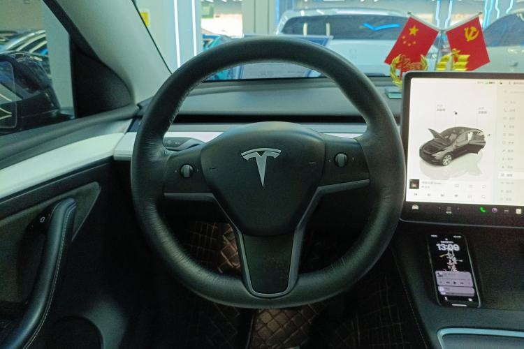 Used Tesla Model Y 2022 Long-Range All-Wheel-Drive Version
