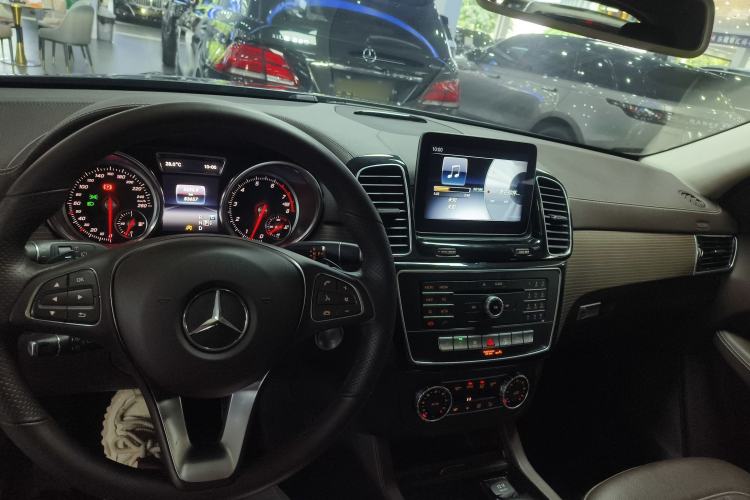 Used Mercedes-Benz GLE 2018 GLE 320 4MATIC Dynamic Edition Collector's Edition
