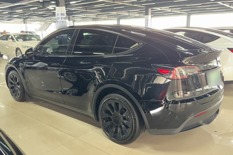 Used Tesla Model Y 2022 Long-Range All-Wheel-Drive Version
