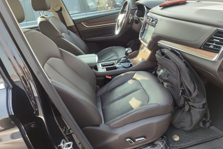 Used Roewe RX8 2019 30T Smart Connectivity Two-Wheel Drive Supreme Flagship Edition
