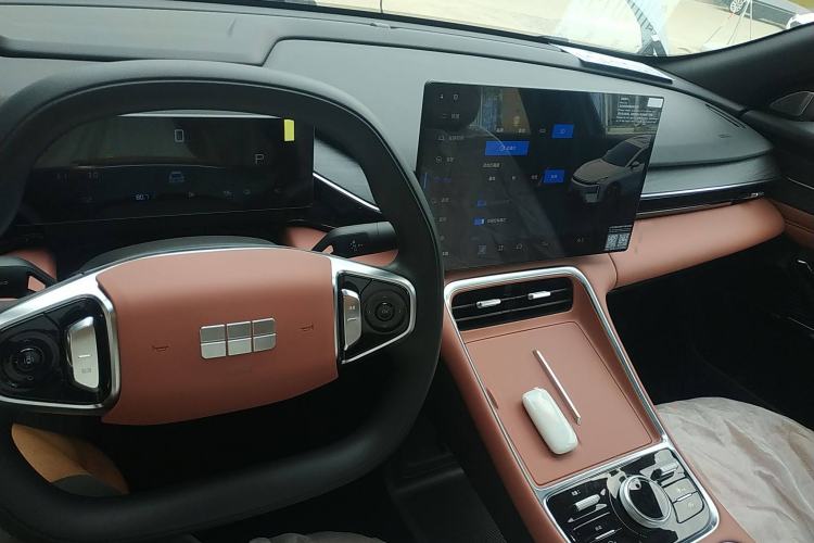 Used  L6 2025 EM-i 60km Launch Edition
