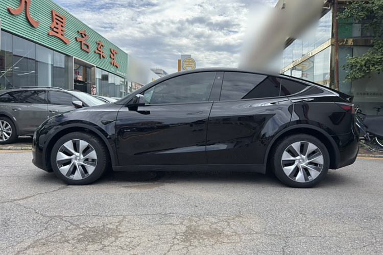 Used Tesla Model Y 2022 Long-Range All-Wheel-Drive Version
