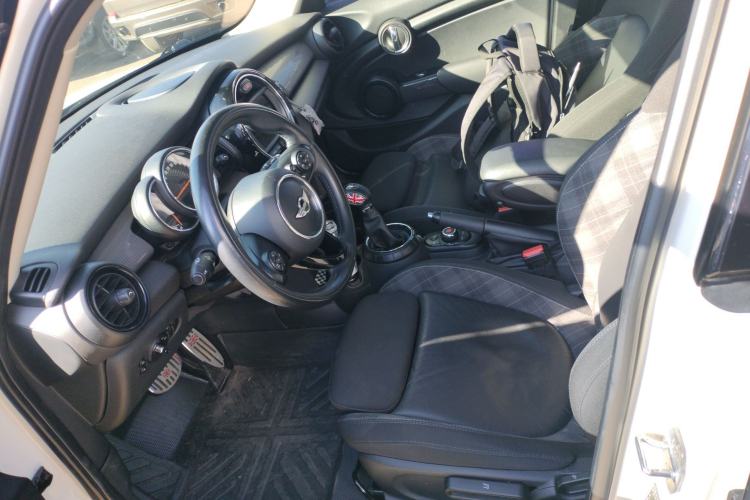 Used  MINI 2016 1.5T COOPER Five-Door Edition
