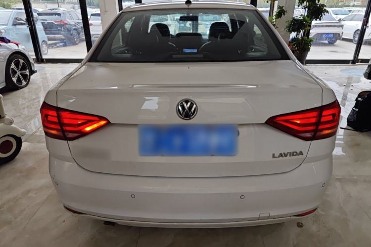 Used Volkswagen Lavida 2017 1.6L Automatic Fashion Edition
