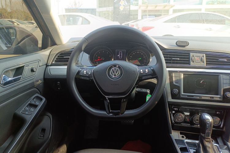 Used Volkswagen Lamando 2017 280TSI DSG Comfort Edition
