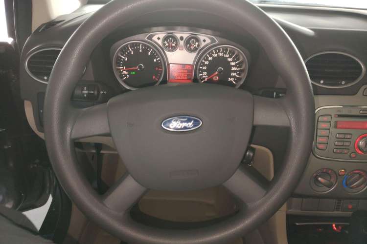 Used Ford Focus 2013 Sedan Classic 1.8L Automatic Base Model
