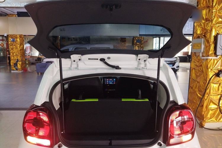 Used Roewe Clever 2021 302 km New Four-Seater Super-Efficient Version
