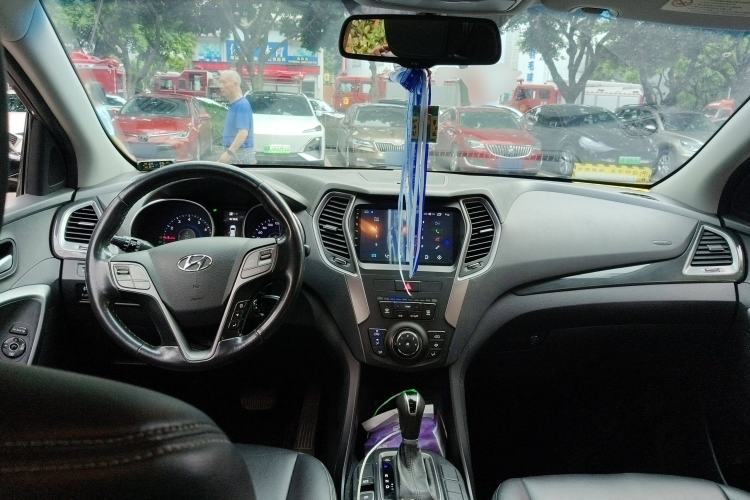 Used Hyundai Santa Fe 2013 2.4L Automatic 4x4 Comfort Edition
