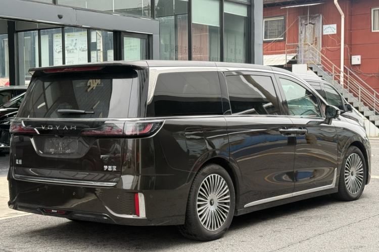 Used VOYAH Dream 2025 PHEV Four-Wheel-Drive Flagship Kunpeng Edition
