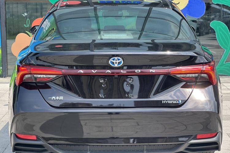 Used Toyota Avalon 2019 Dual-Engine 2.5L Luxury Edition China VI Standard
