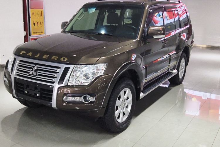 Used Mitsubishi Pajero 2018 3.0L Automatic Comfort Edition
