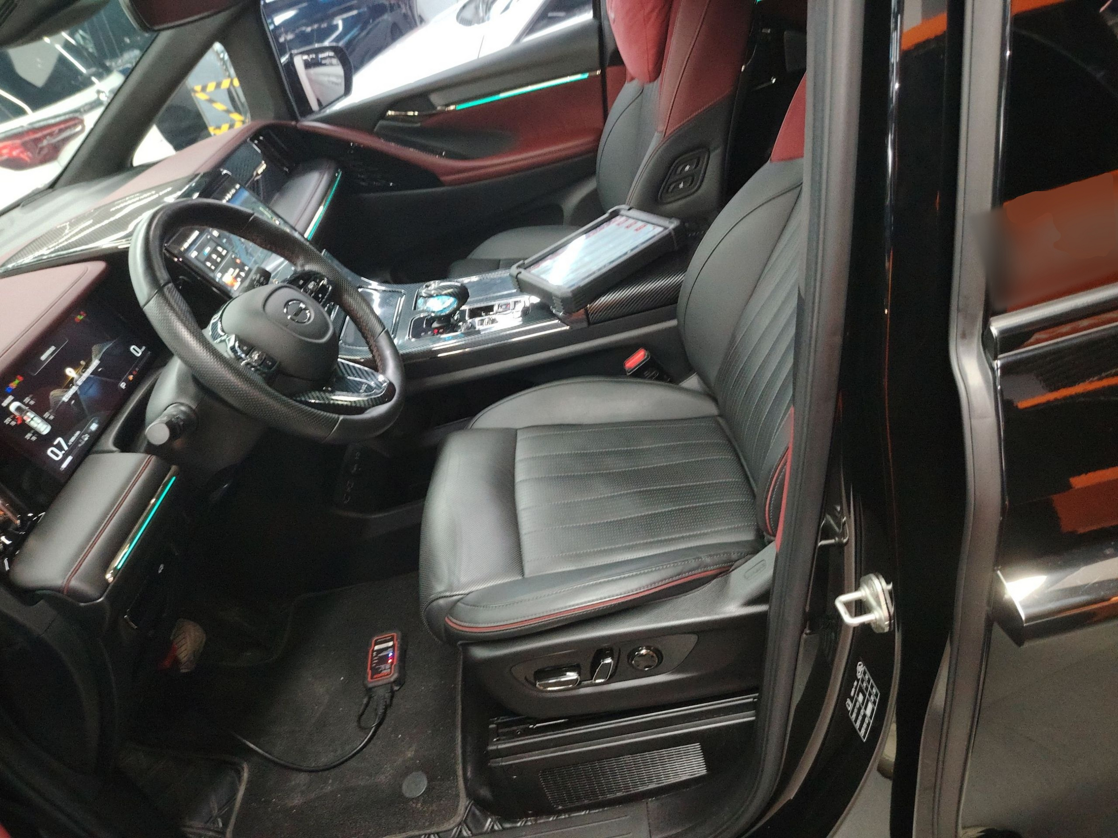 Переднее сиденье в автомобиле