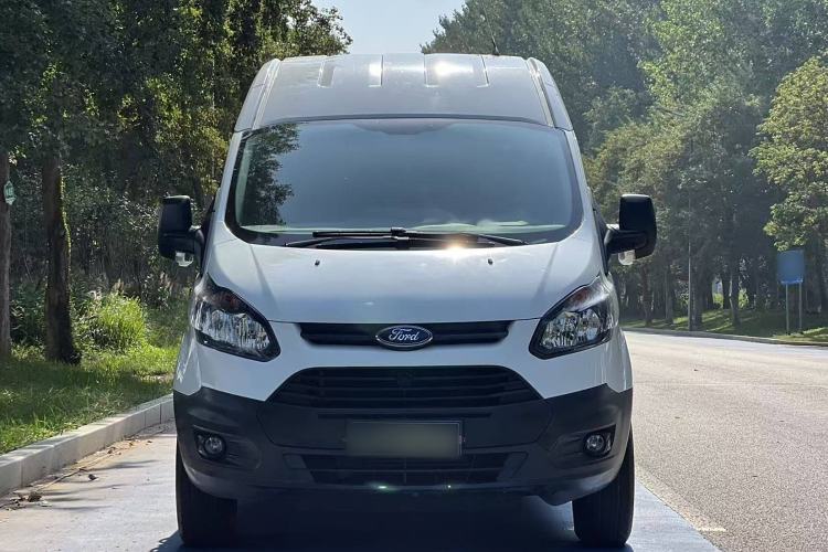 Used Ford Transit 2019 2.0T Diesel Van Mid-Chassis Mid-Roof 3-Seater China VI Standard
