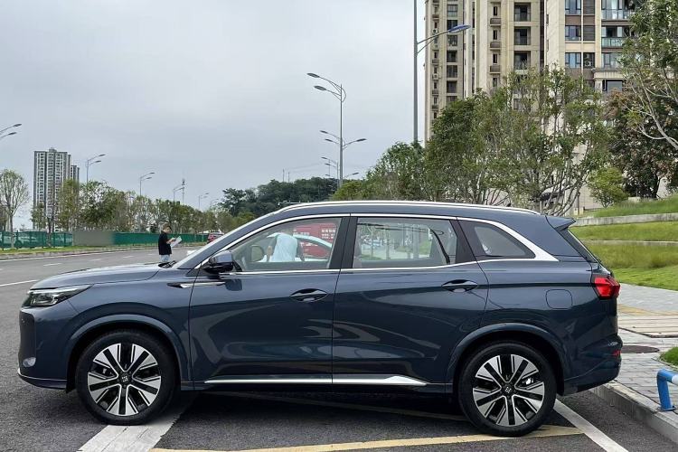 Used  E5 PLUS 2025 165 km Long-Range Version PLUS 5-Seater