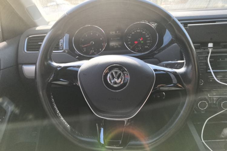 Used Volkswagen Sagitar 2015 230TSI Automatic Comfort Version