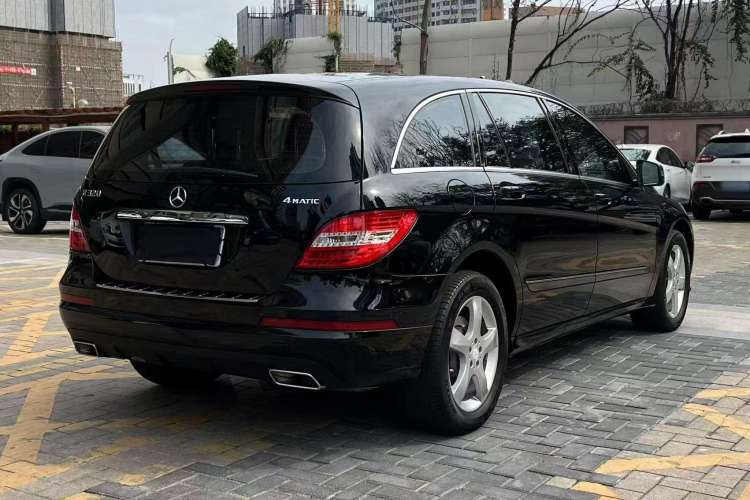 Used Mercedes-Benz R-Class 2014 R 320 4MATIC Luxury Model
