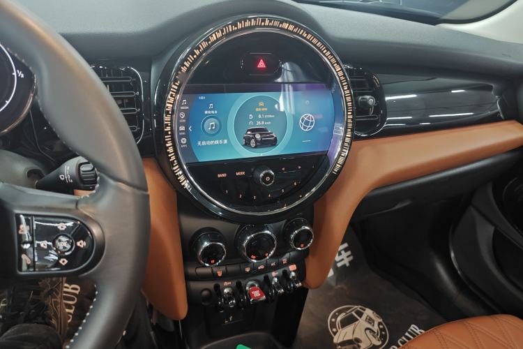 Used MINI MINI 2022 Updated 1.5T COOPER Artist Five-Door Edition