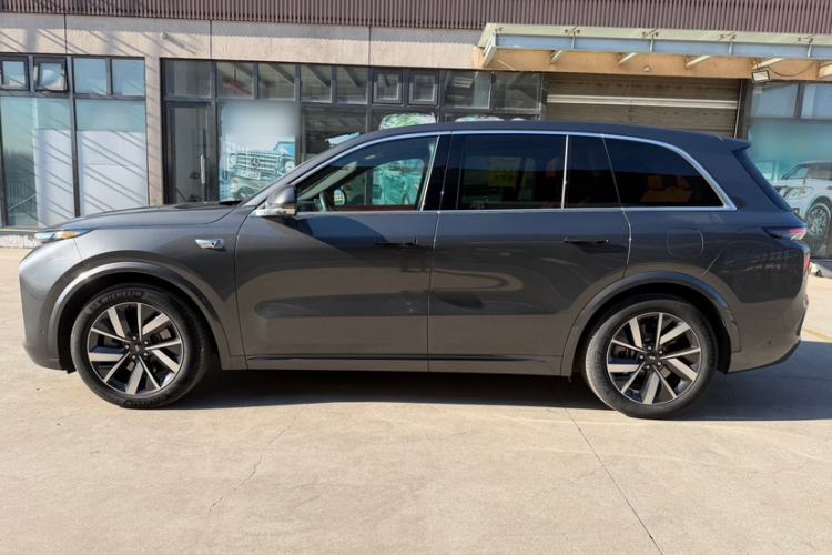 Used Li Auto L8 2023 Pro Model
